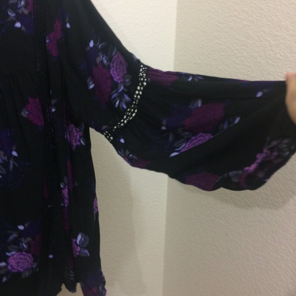 Torrid Boho Tunic Blouse Black / Plum Floral NWOT - Picture 7 of 14